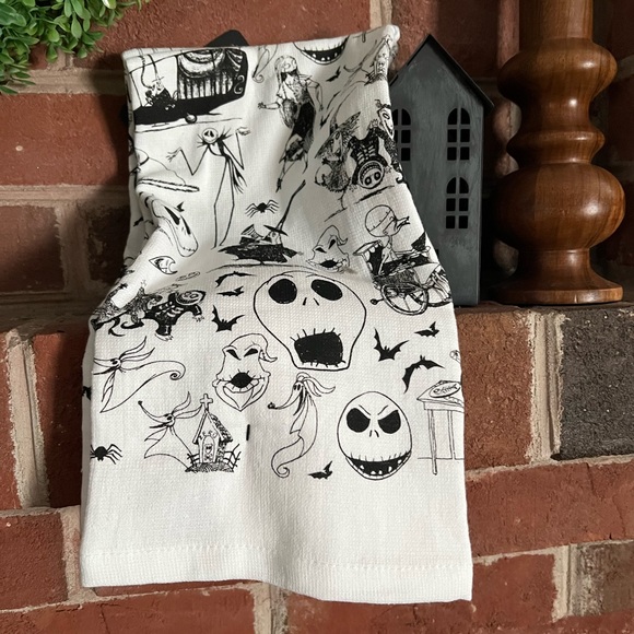 Disney Tim Burton’s The Night Before Christmas 2 Pack Kitchen Towels - Picture 2 of 5